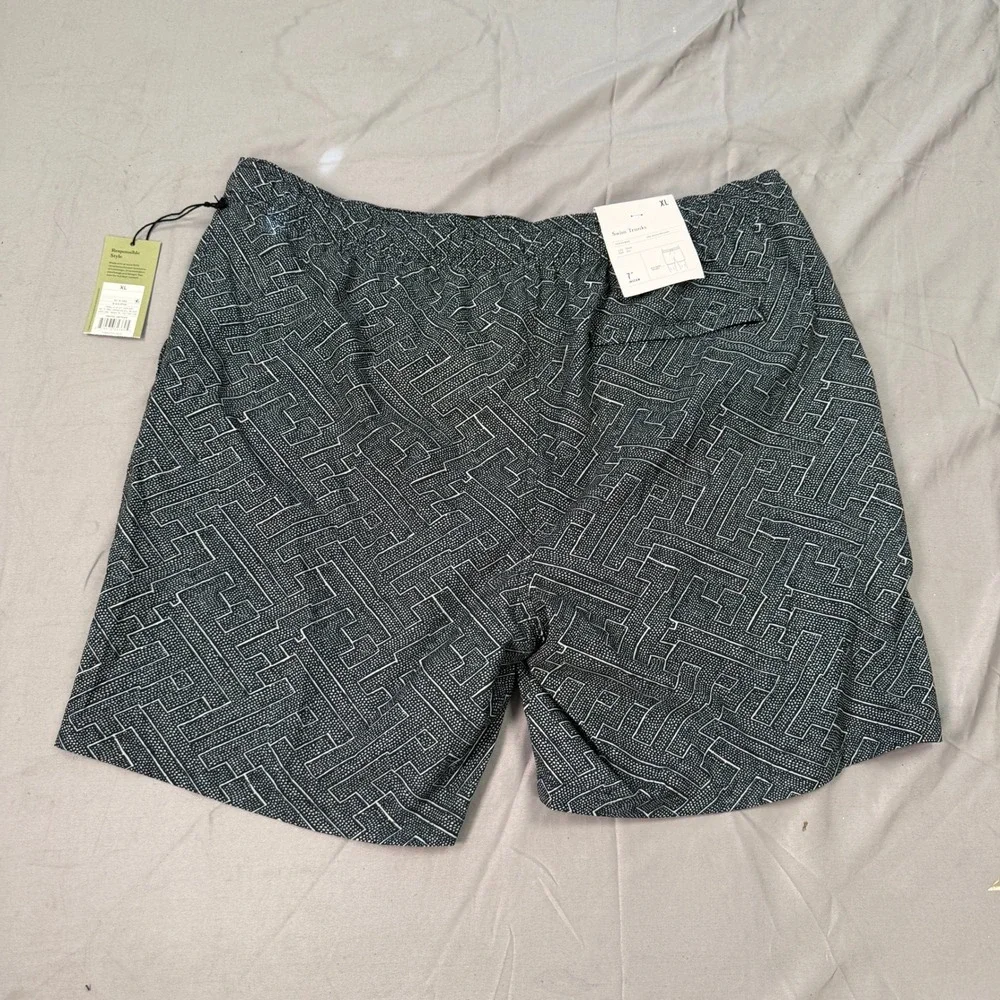 Goodfellow & Co Mens XL Swim Trunks Black White Maze Print 7in Inseam UPF 50+